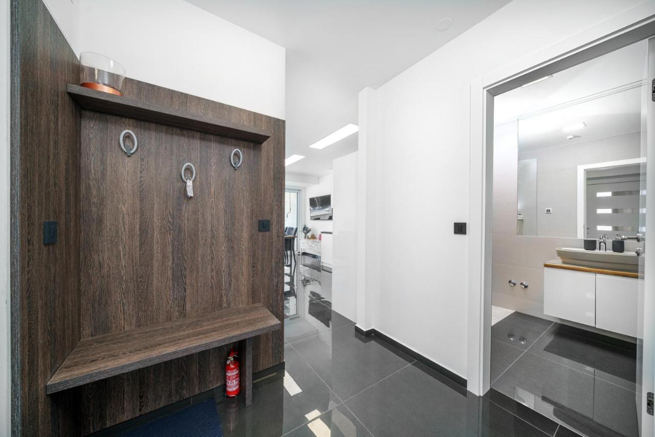 Alexandra Apartments Tribalj Extérieur photo