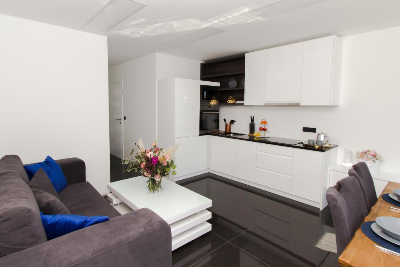 Alexandra Apartments Tribalj Extérieur photo