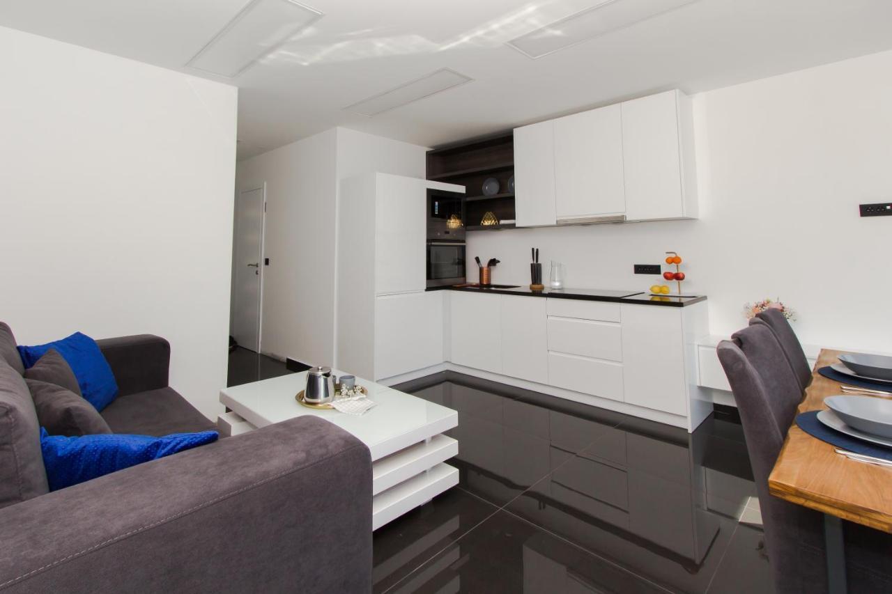Alexandra Apartments Tribalj Extérieur photo
